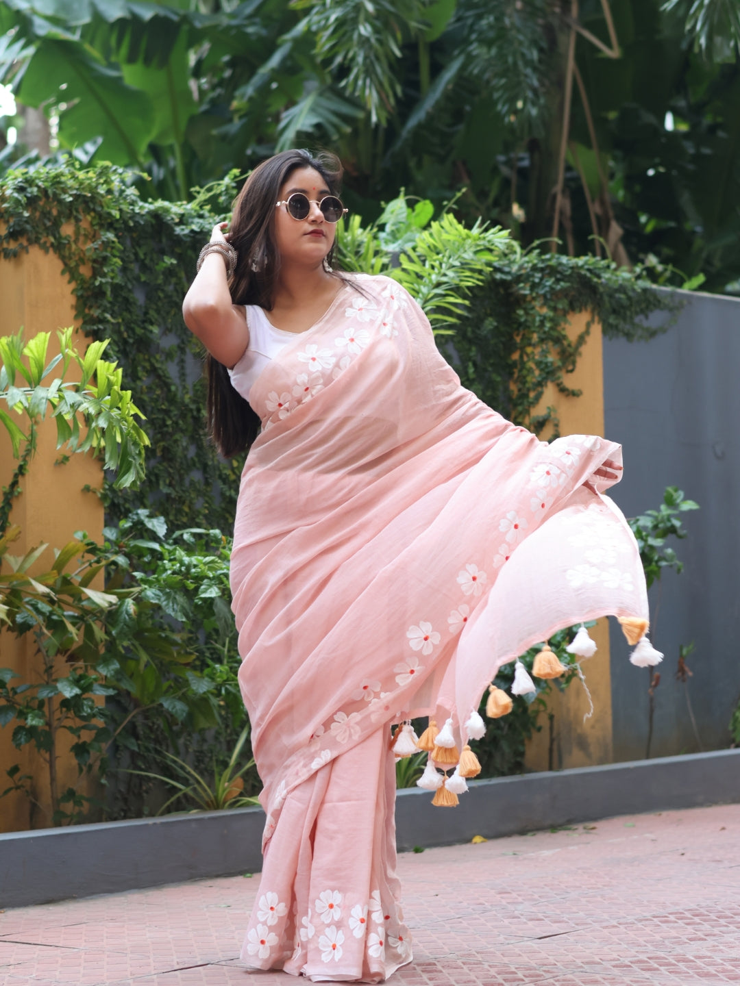 Flower print mul cotton saree
