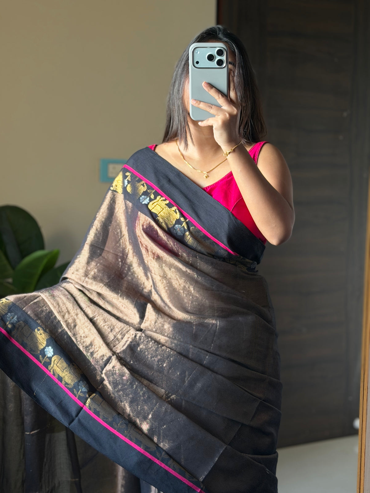 Mul tissue border work saree