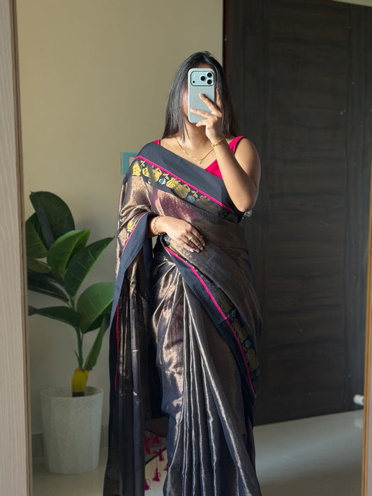 Mul tissue border work saree