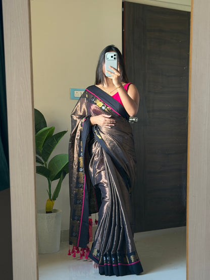 Mul tissue border work saree