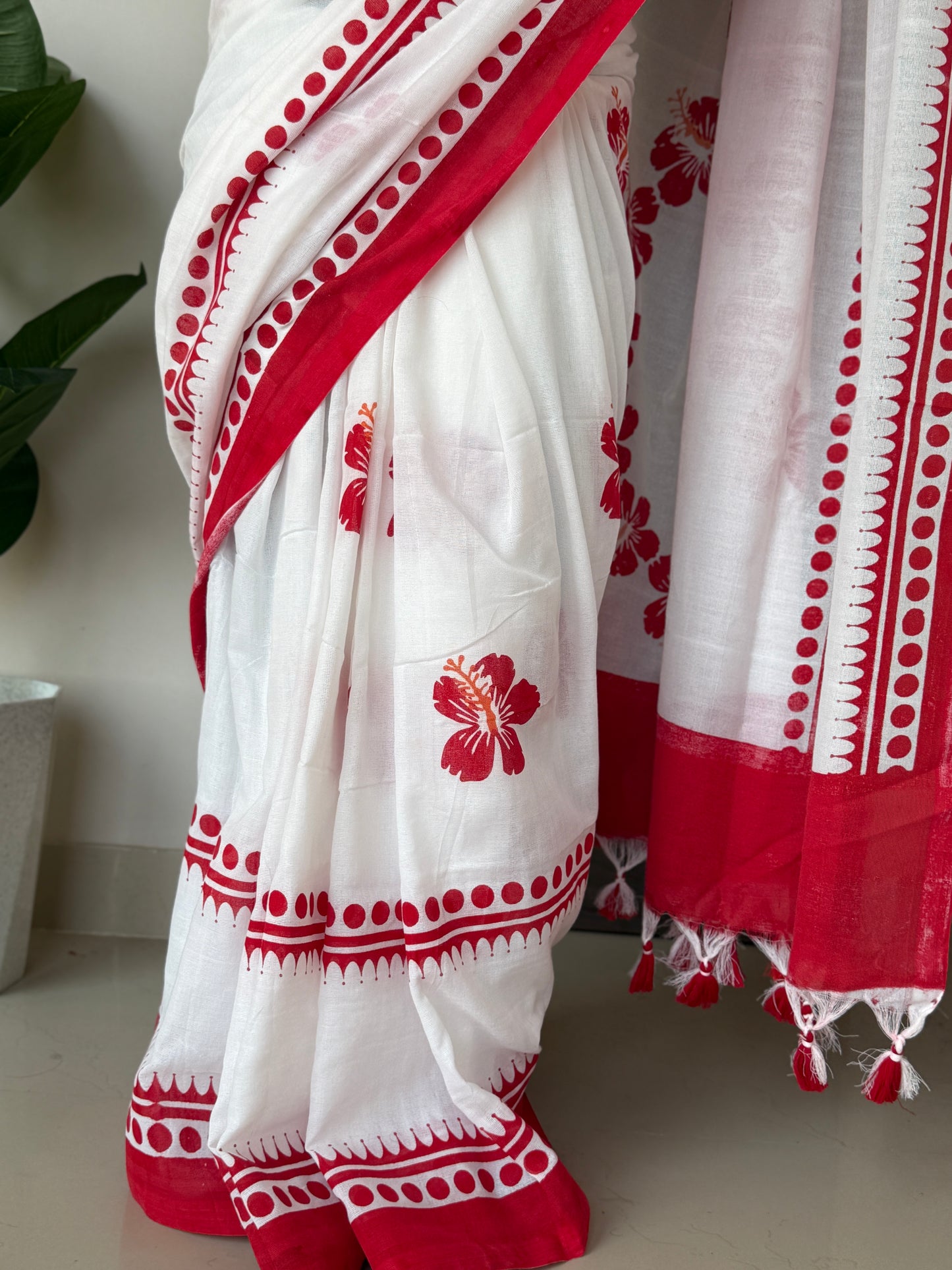 White & Red Mul Cotton Saree