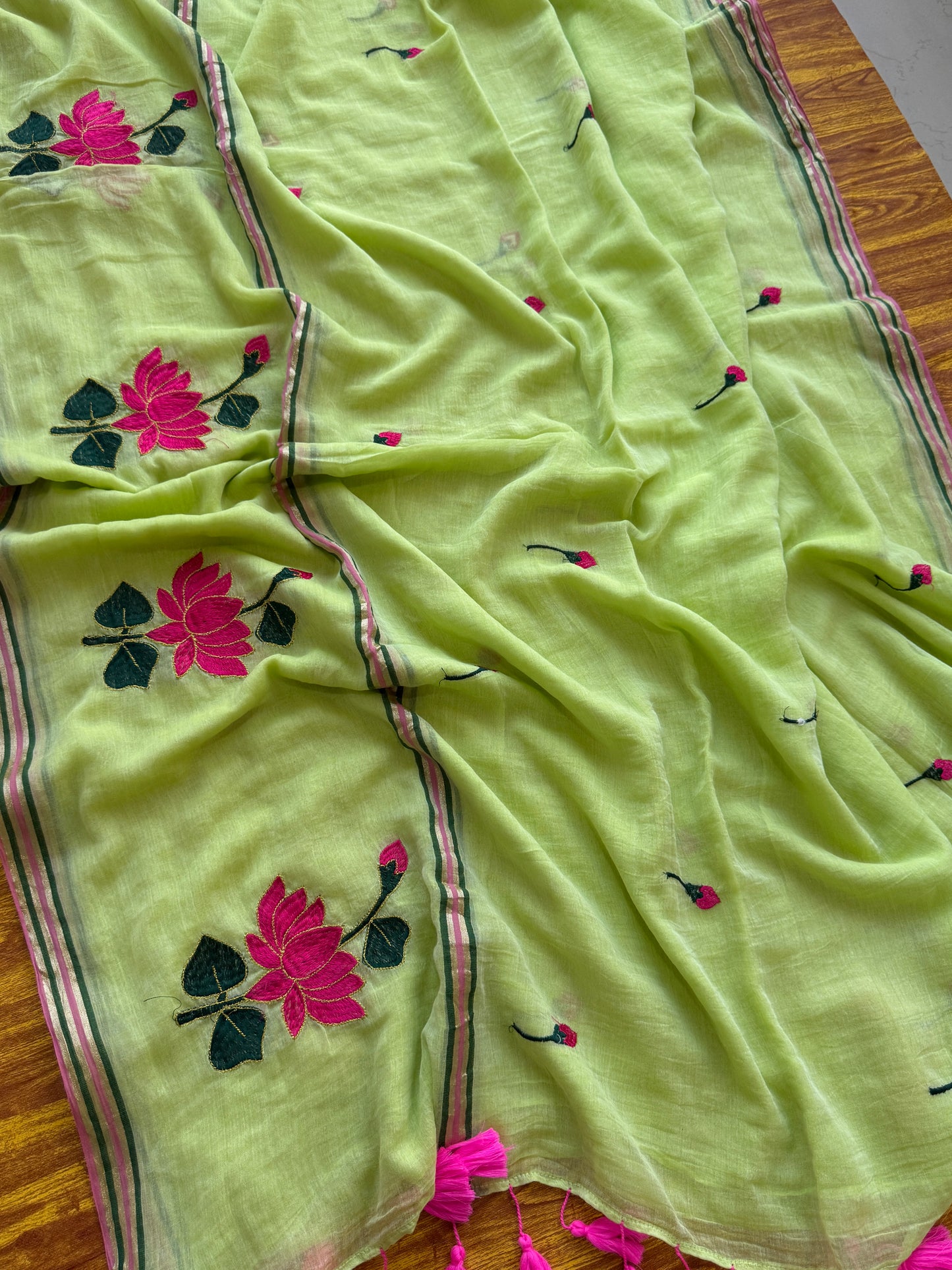 Pista Lotus Mulmul Cotton Saree