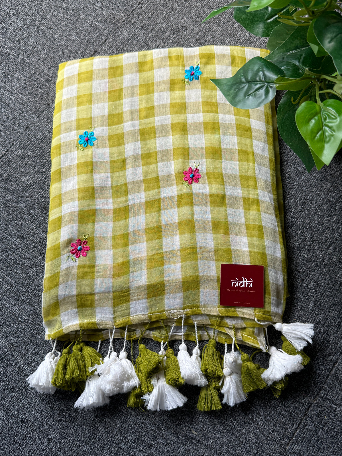 Check embriodery saree