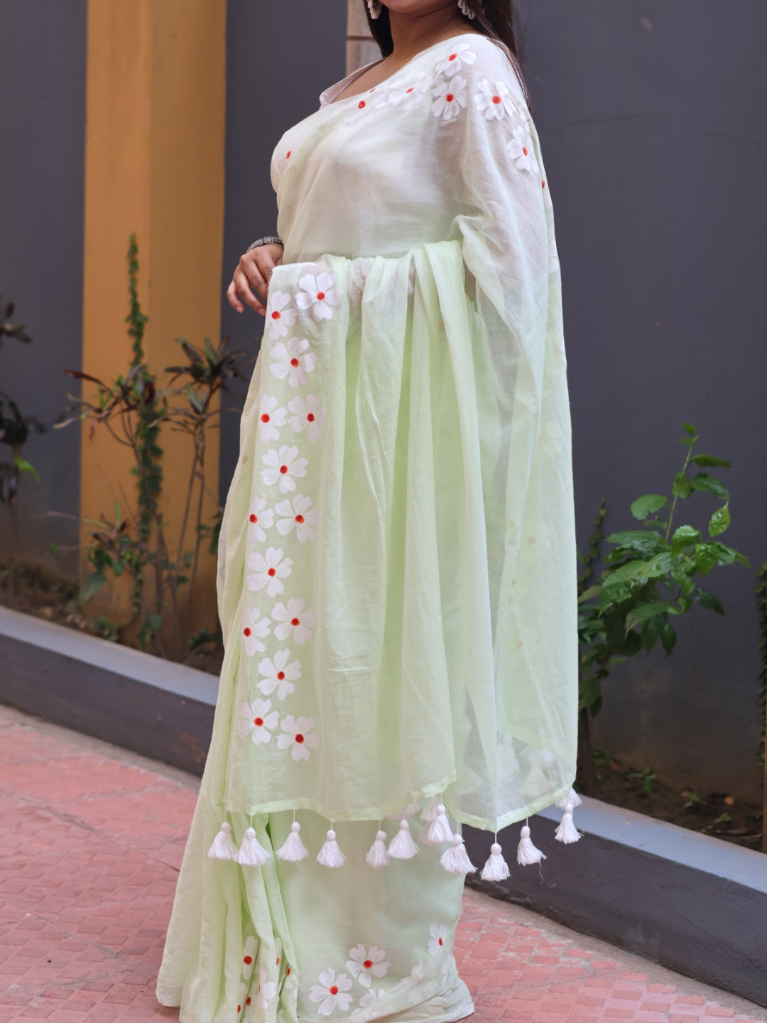 Flower Hand Print Mulmul Cotton Saree