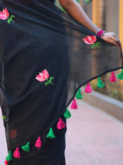 Hand Embroidery Mul Cotton Saree