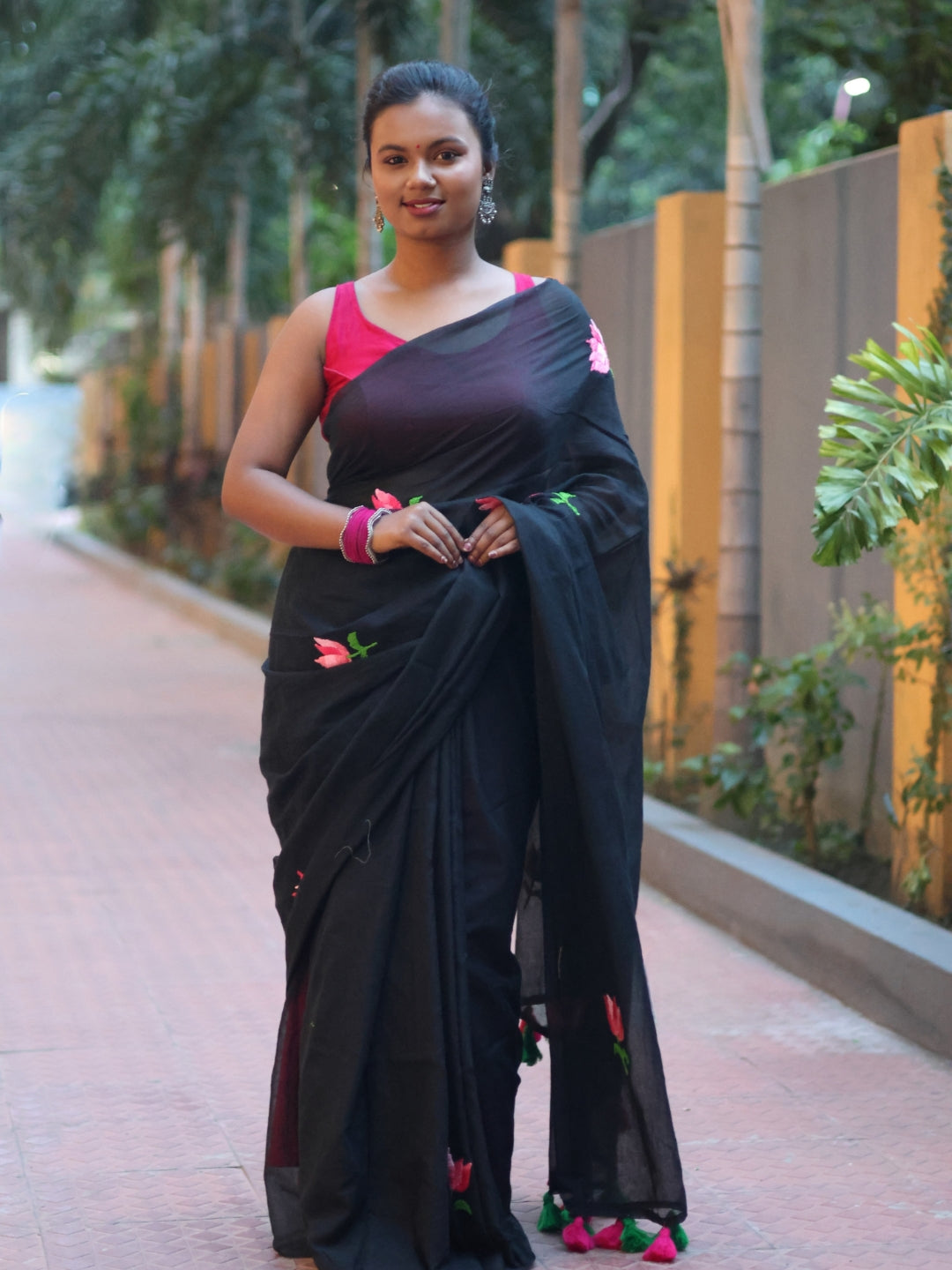 Hand Embroidery Mul Cotton Saree