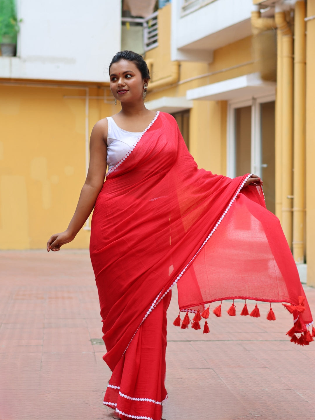 Red Mulmul Cotton Lace Border Saree