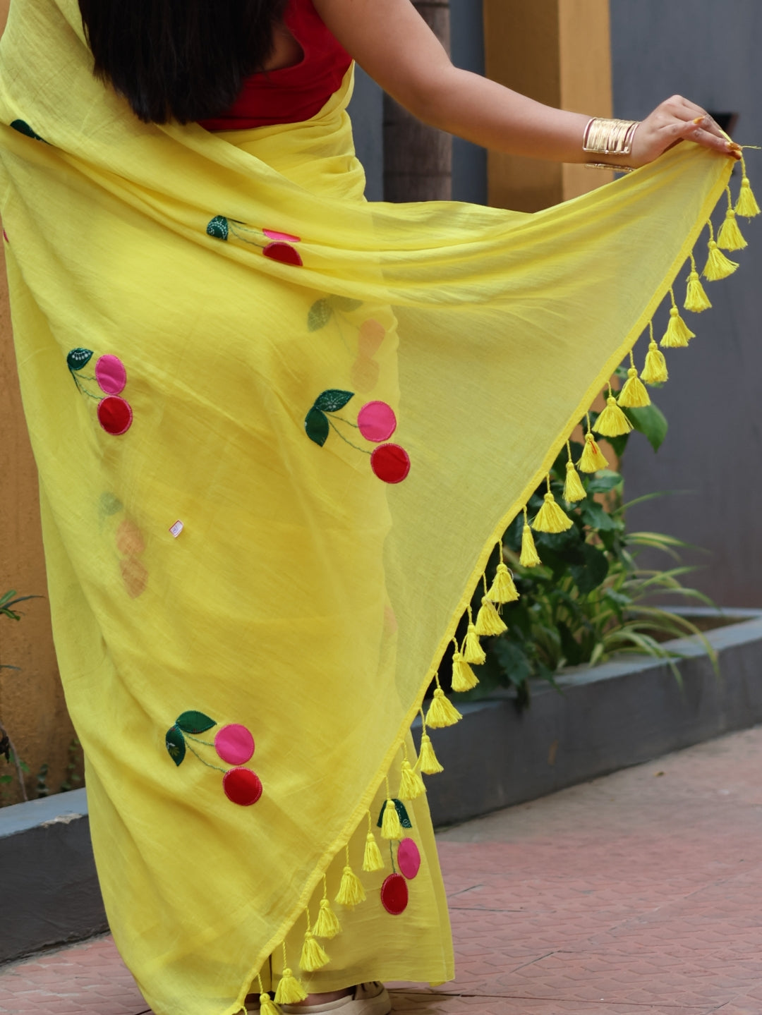 Cherry Bloom Mulmul Cotton Saree